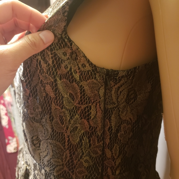 Black Gold OASIS Lace Dress - Picture 6 of 12